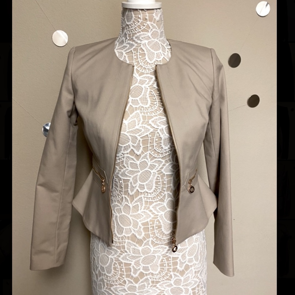 CALVIN KLEIN PEPLUM STYLE BLAZER JACKET